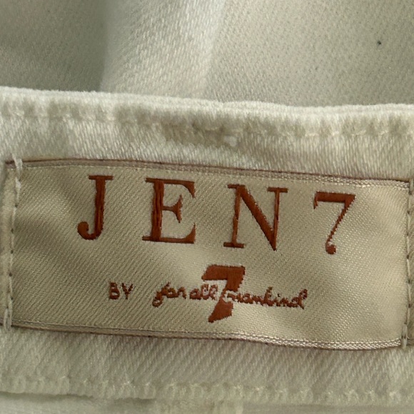 7 For All Mankind Jen 7 White Cotton Spandex Bermuda Shorts NWT Size 8 - Picture 3 of 8